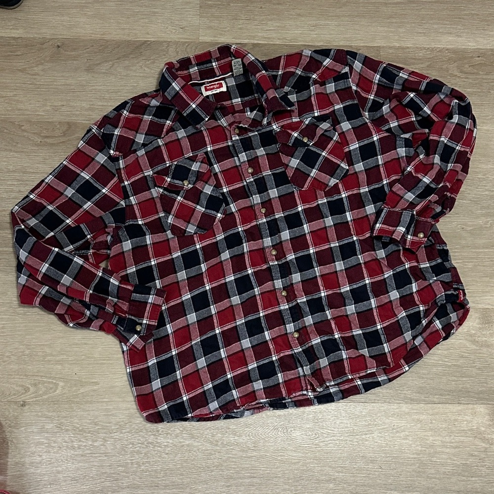 Wrangler Red and Black Plaid Casual Button Down Shirt